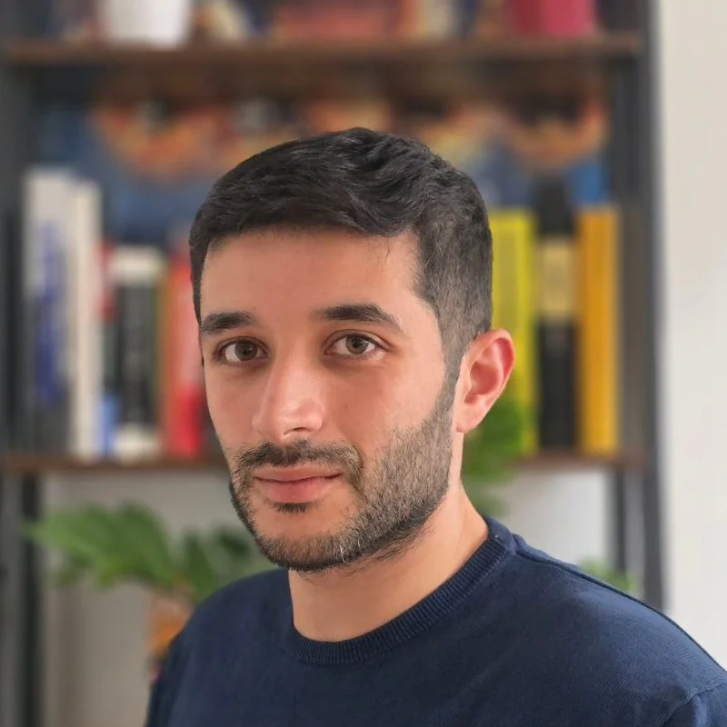 Idir Ouhab Meskine, Senior Solutions Engineer at n8n, speaking at a tech conference